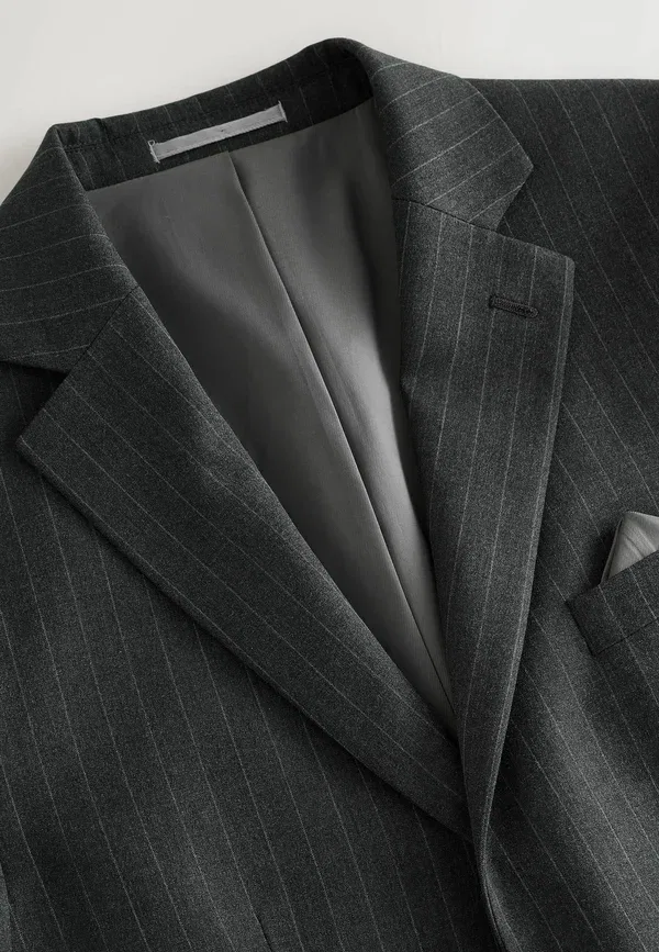 Пиджак Next, Regular fit muscle fit motionflex stretch stripe suit jacket, цвет угольно-серый — фото 2