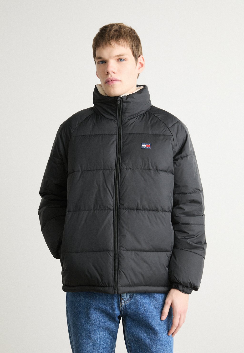 

Зимняя куртка PUFFER Tommy Jeans, черный