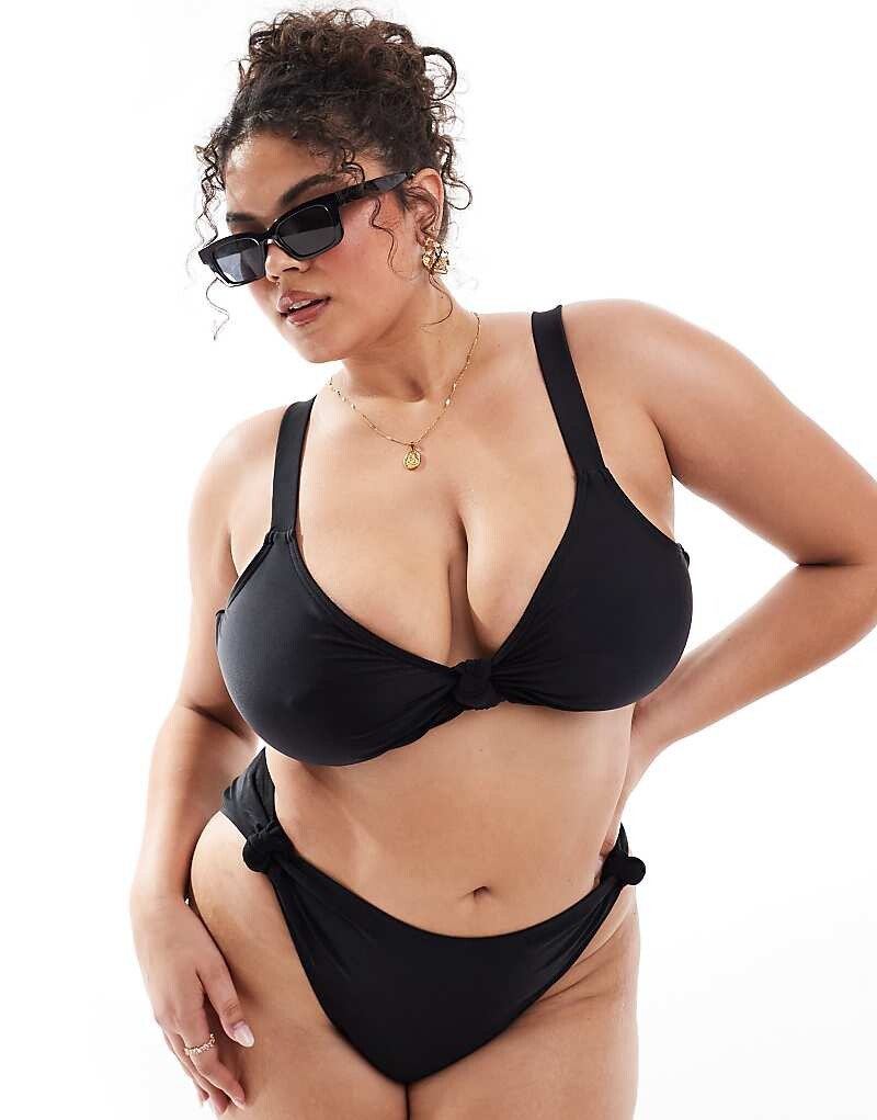 

Черный лиф бикини South Beach Curve с рюшами и узлом спереди