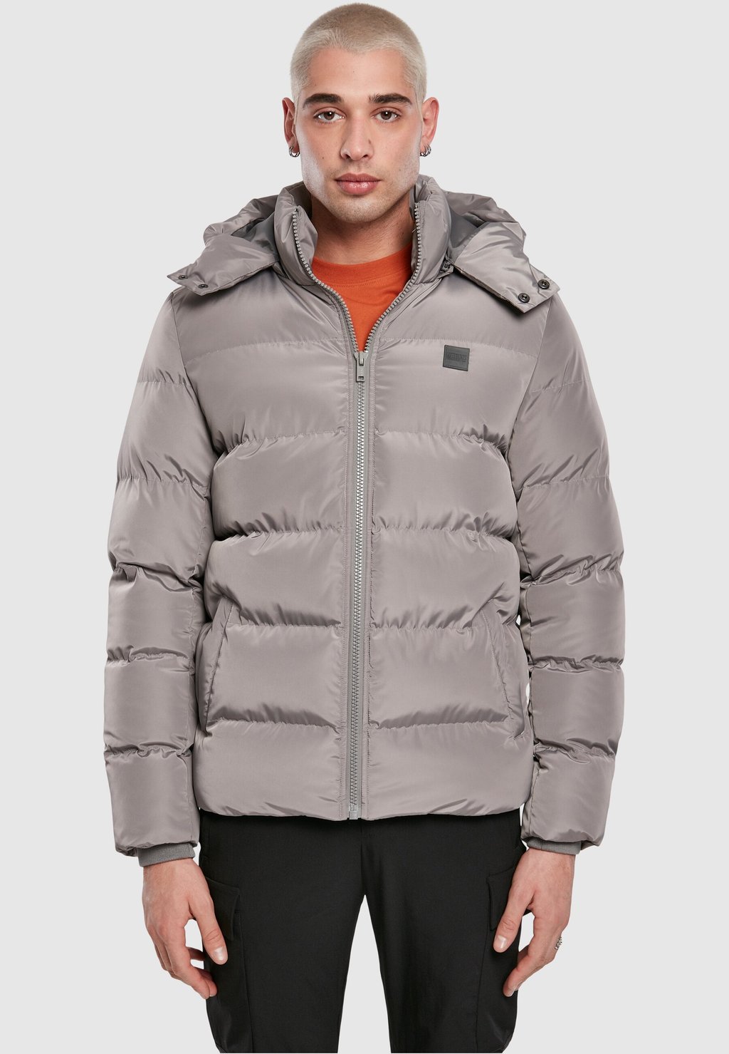 

Зимняя куртка HOODED PUFFER Urban Classics, серый