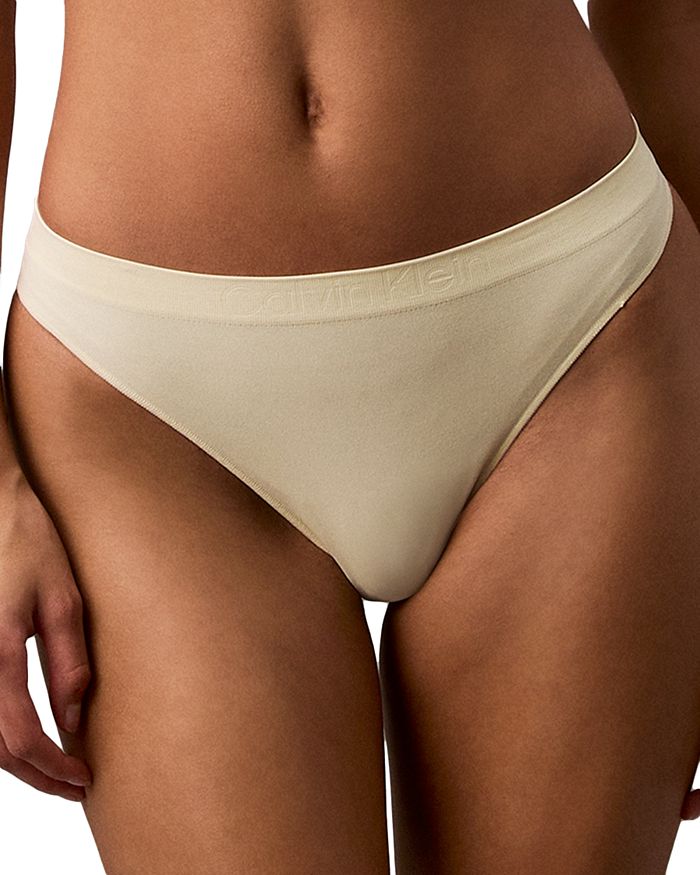 

Средне-высокие стринги с бесшовной посадкой Bonded Flex Calvin Klein, коричневый/бежевый