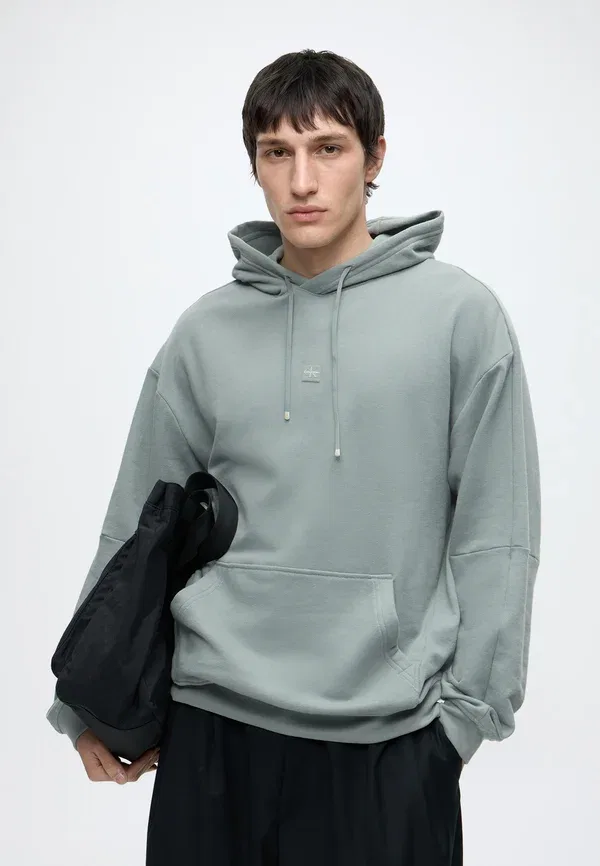 Толстовка Calvin Klein icon hoodie, зимний серый — фото 4