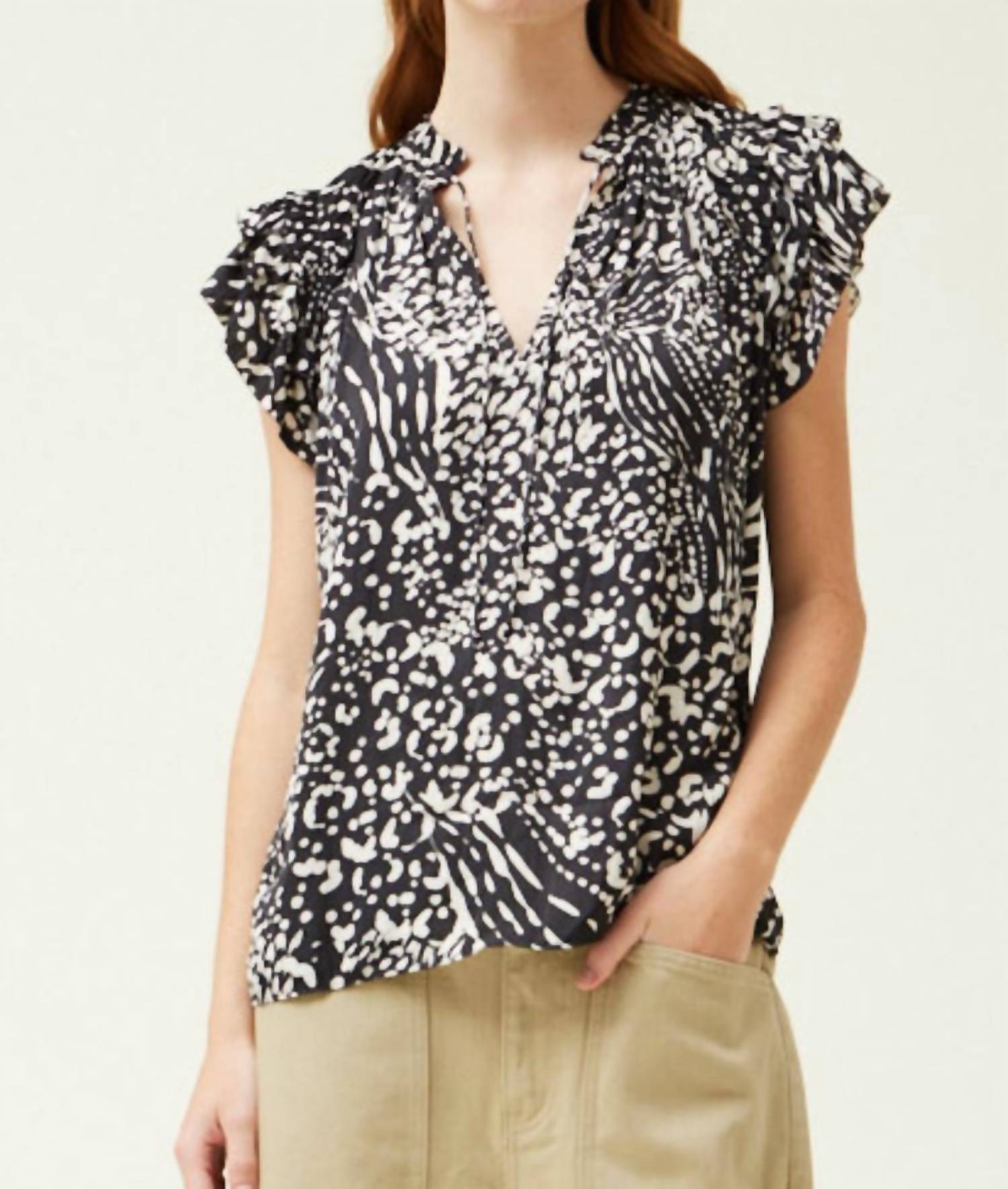 

Блузка с принтованными рукавами-оборками черного цвета GRADE & GATHER