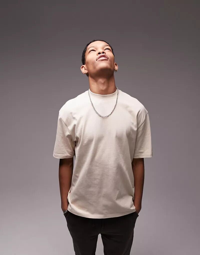 

Футболка оверсайз с камнем Topman