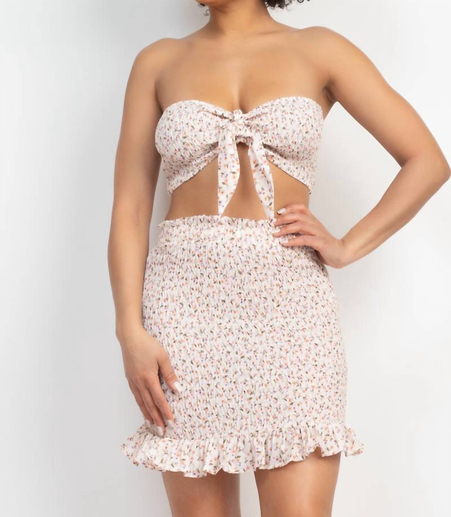 

День отдыха, оформленный в цветочном стиле Blashe, цветочный