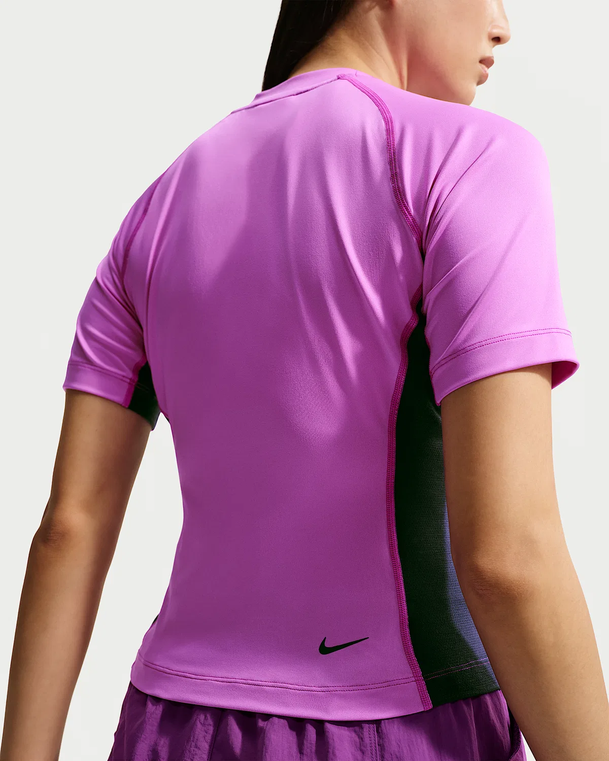 Женская базовая футболка с коротким рукавом Nike ACG "Wildsee" Dri-FIT, Vivid Purple/Obsidian/Black — фото 2