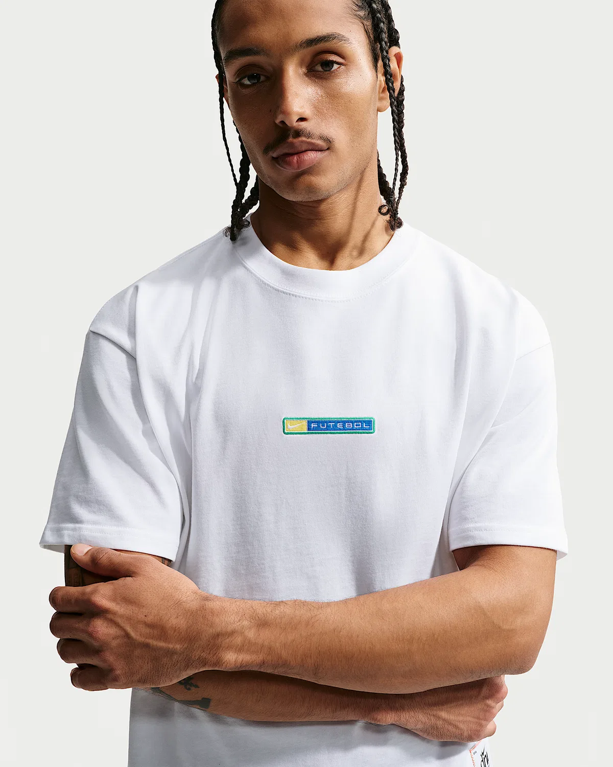Мужская футболка Nike Sportswear, White/Canary/Light Photo Blue — фото 3