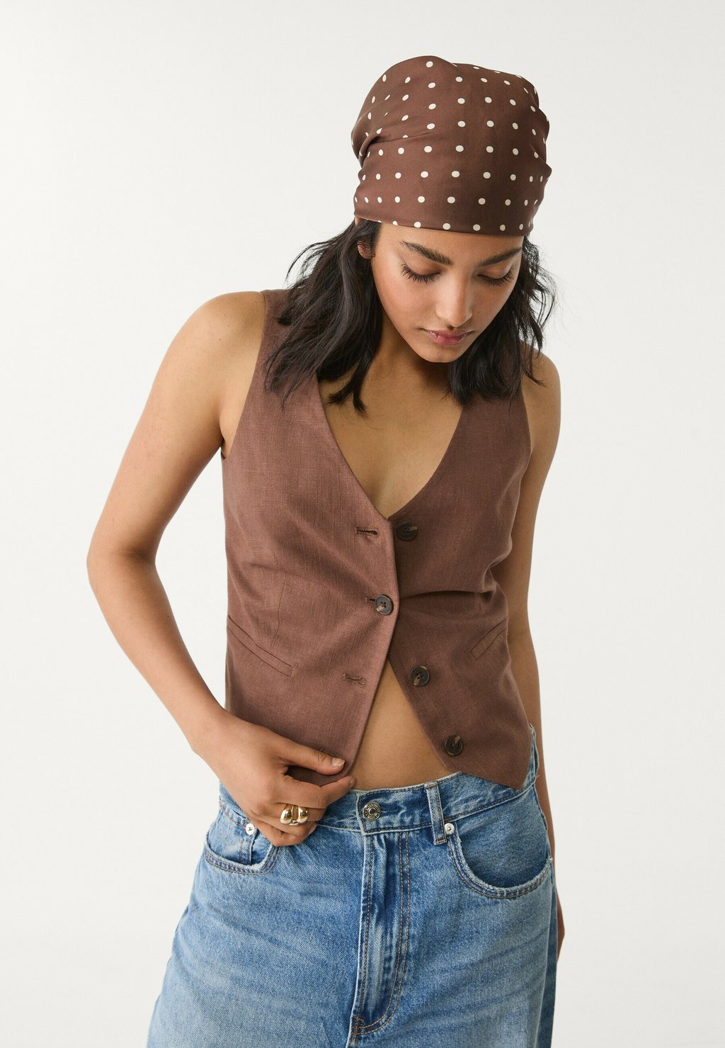 

Жилет BUTTONED Stradivarius, темно-коричневый