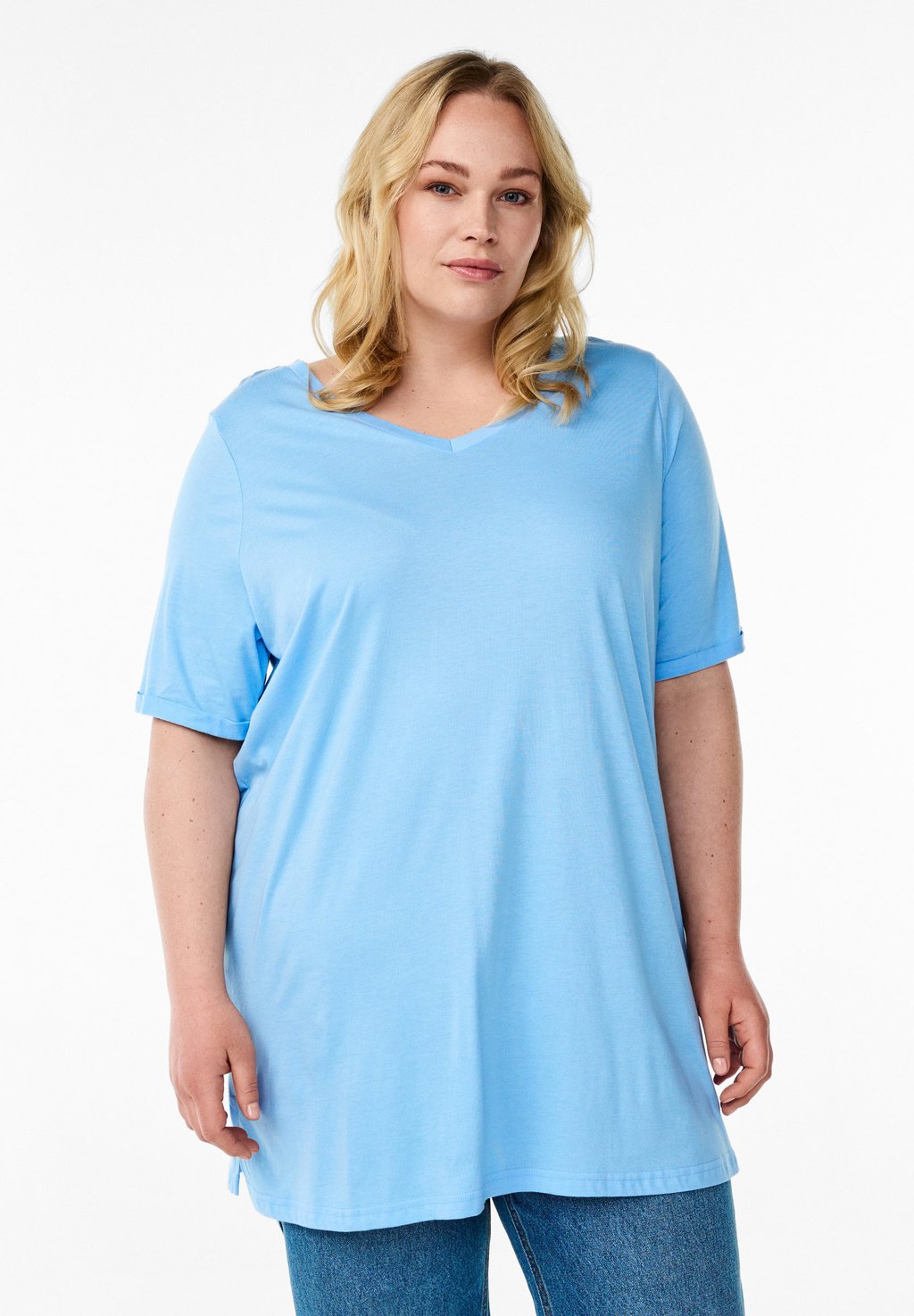 

Базовая футболка SINGLE COLOUR WITH V-NECK Zizzi, синий