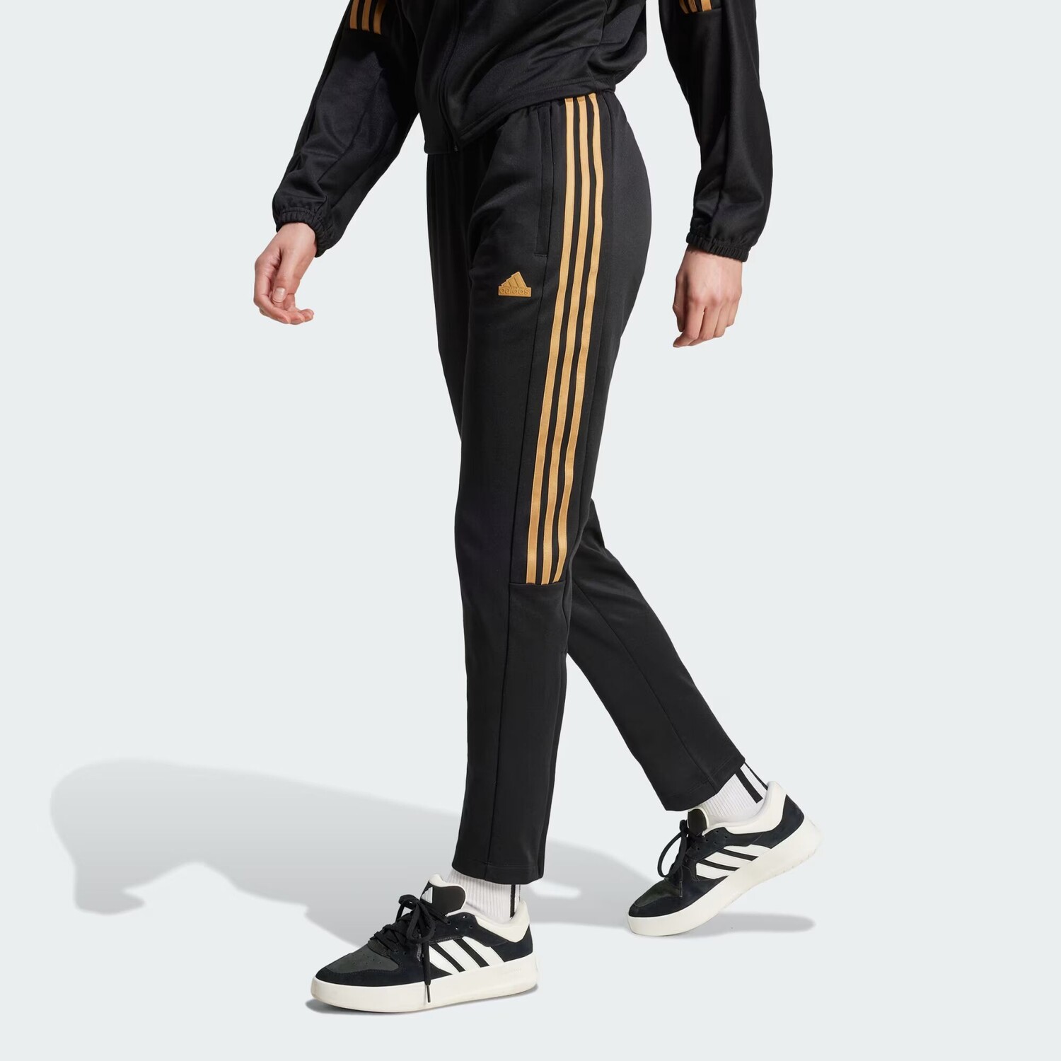 

Спортивные брюки с 3 полосками Tiro Cut Adidas, цвет Black/Team Victory Red/St Tan