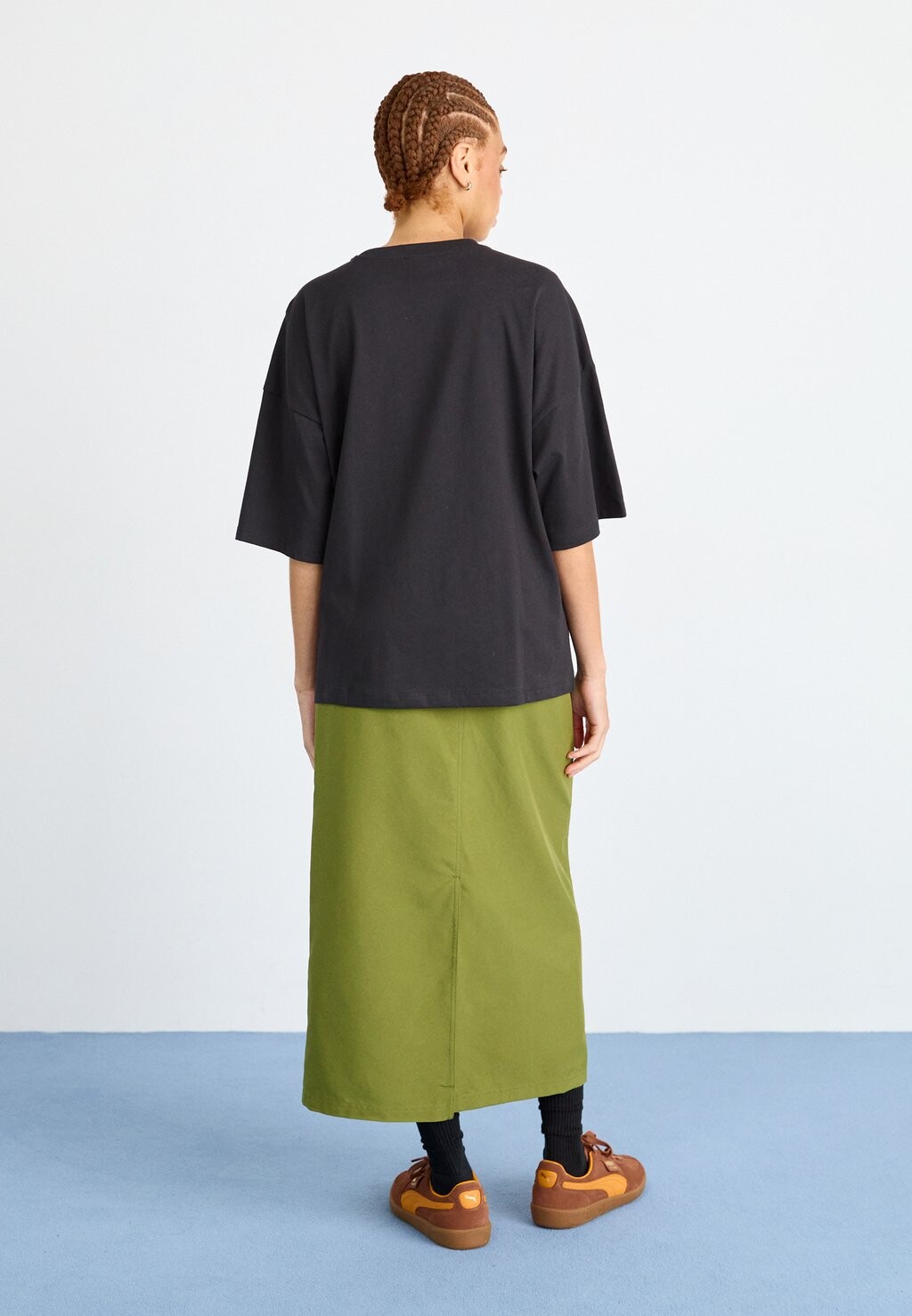 

Базовая футболка DARE TO OVERSIZED CUTOUT TEE Puma, черный
