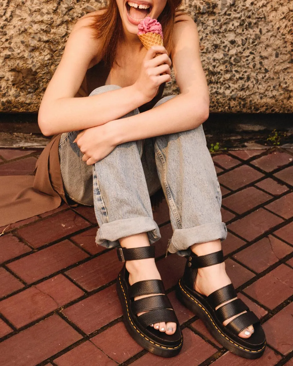 Dr. Martens Clarissa II Женские кожаные сандалии на платформе, цвет Black — Milled Nappa — фото 2