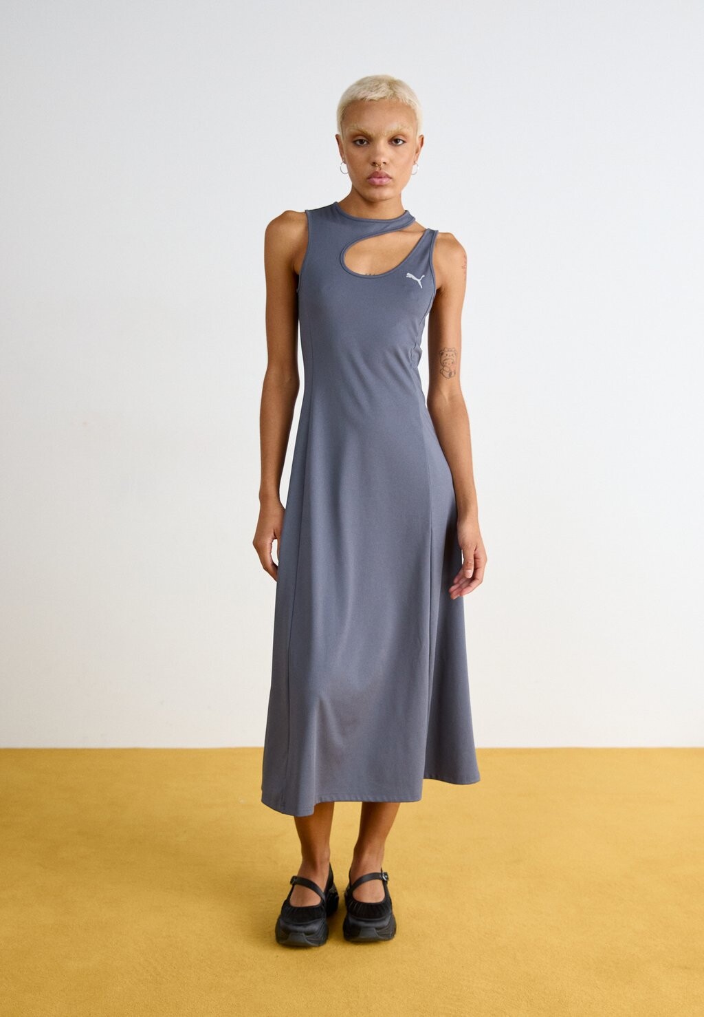 

Платье макси DARE TO GYM2K MAXI DRESS Puma, темно-серый
