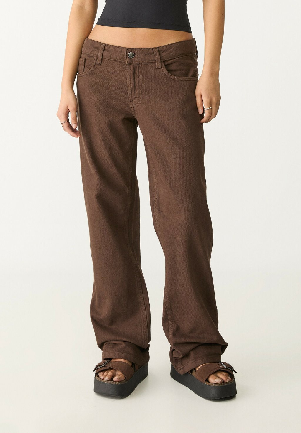 

Джинсы свободного кроя Stradivarius, темно-коричневый