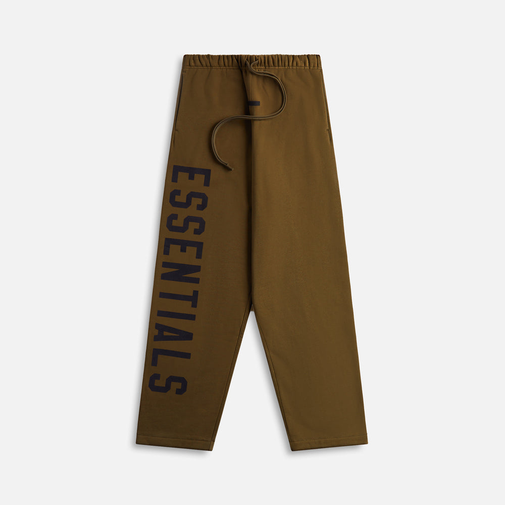 

Брюки Essentials Fleece Relaxed Sweatpant, оливковый