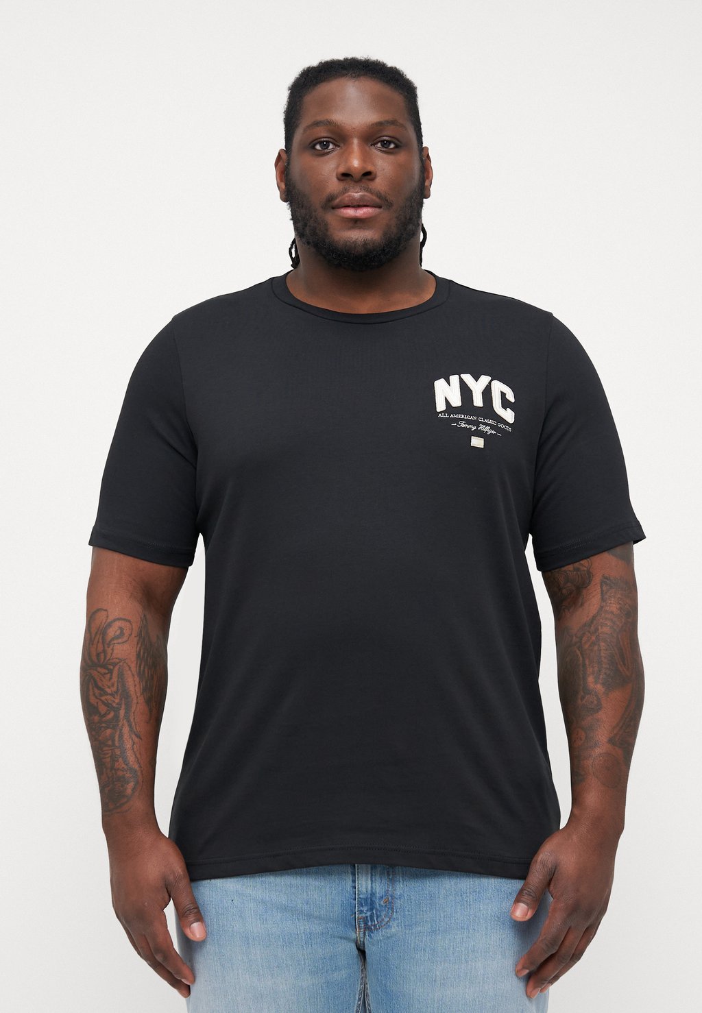 

Футболка с принтом SCRIPT TEE Tommy Hilfiger, черный