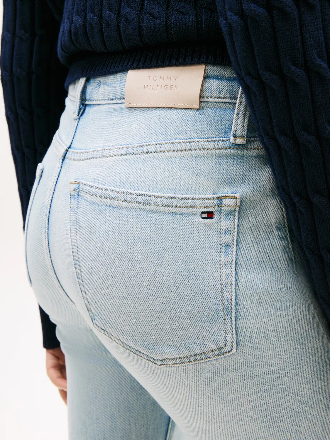 Джинсы-клеш 'TAM' Tommy Hilfiger, Pastel Blue — фото 2
