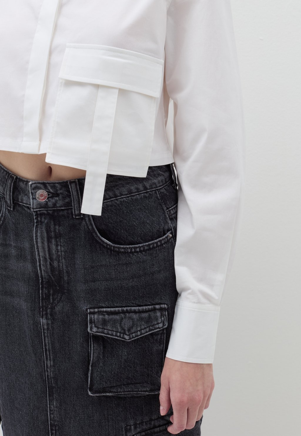 

Блузка на пуговицах CROP WITH POCKET B.ANGEL, белый
