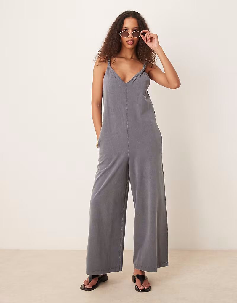 

Комбинезон с перекрученными плечами ASOS DESIGN серого цвета