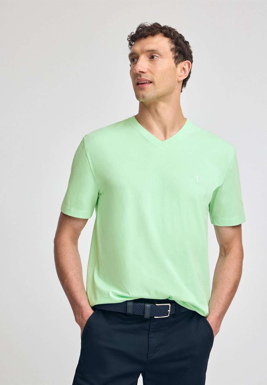 

Футболка Polo Club SHORT SLEEVE V NECK REGULAR FIT SS RF VN RIGBY BEST , Mint/Green, Зеленый, Футболка Polo Club SHORT SLEEVE V NECK REGULAR FIT SS RF VN RIGBY BEST , Mint/Green