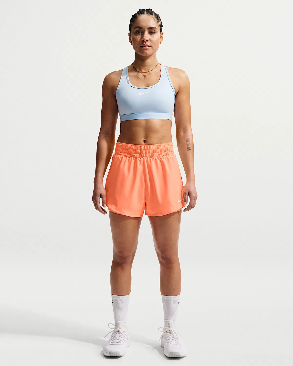 Женский спортивный бюстгальтер Nike Swoosh средней поддержки с поролоном, Hydrogen Blue/Stone Mauve/White — фото 4