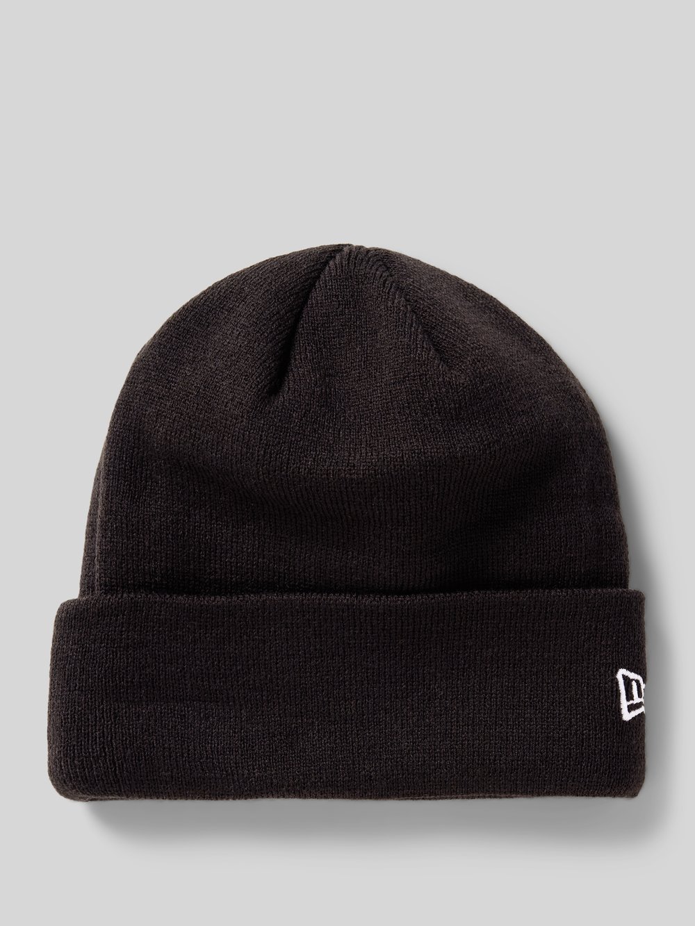 

Шапка с этикеткой New Era, черный