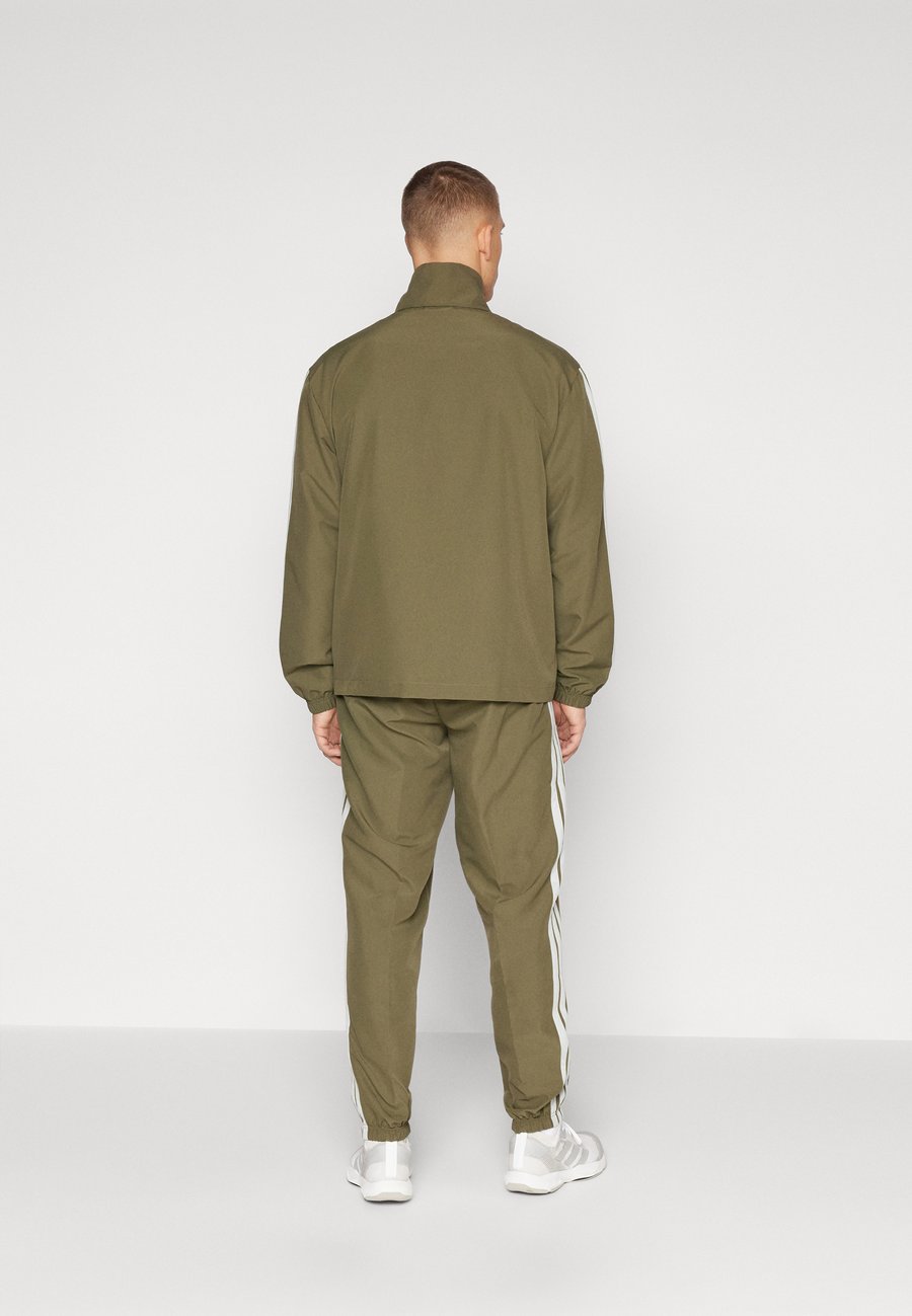 Спортивный костюм Adidas Sportswear SET, Olive Strata/Olive — фото 3