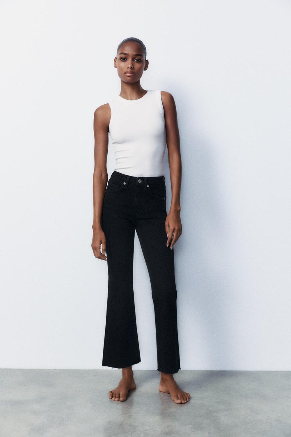 

Укороченные джинсы trf с высокой талией ZARA, черный