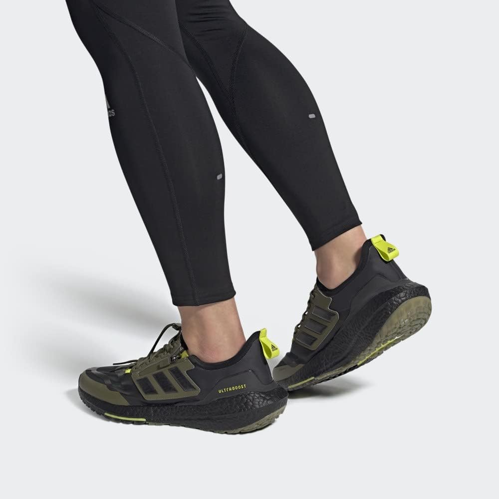 Мужские беговые кроссовки adidas Ultraboost 21 с Gore-Tex, черный/желтый/оливковый — фото 3