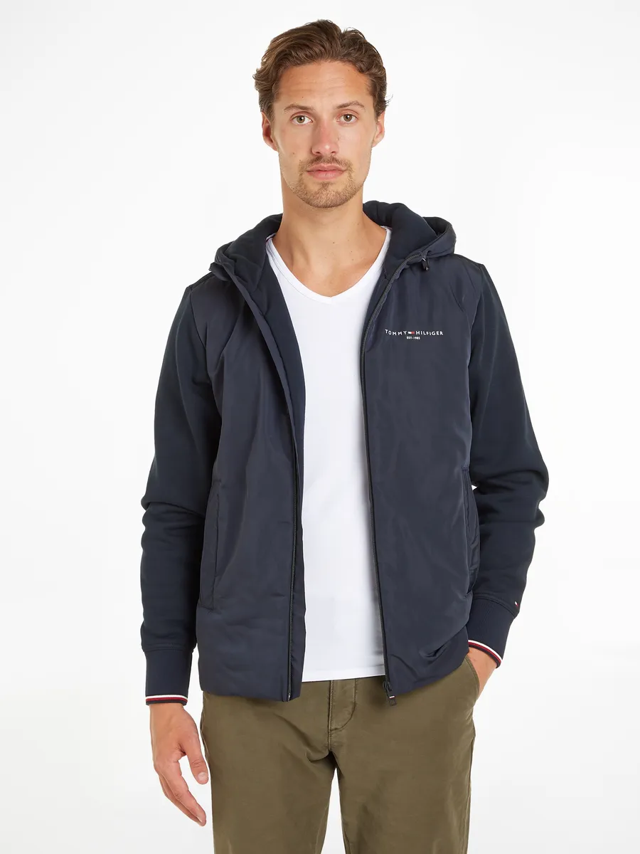 

Толстовка Tommy Hilfiger с капюшоном "MIX MEDIA HOODED ZIP THRU" с небольшим логотипом, цвет Desert Sky