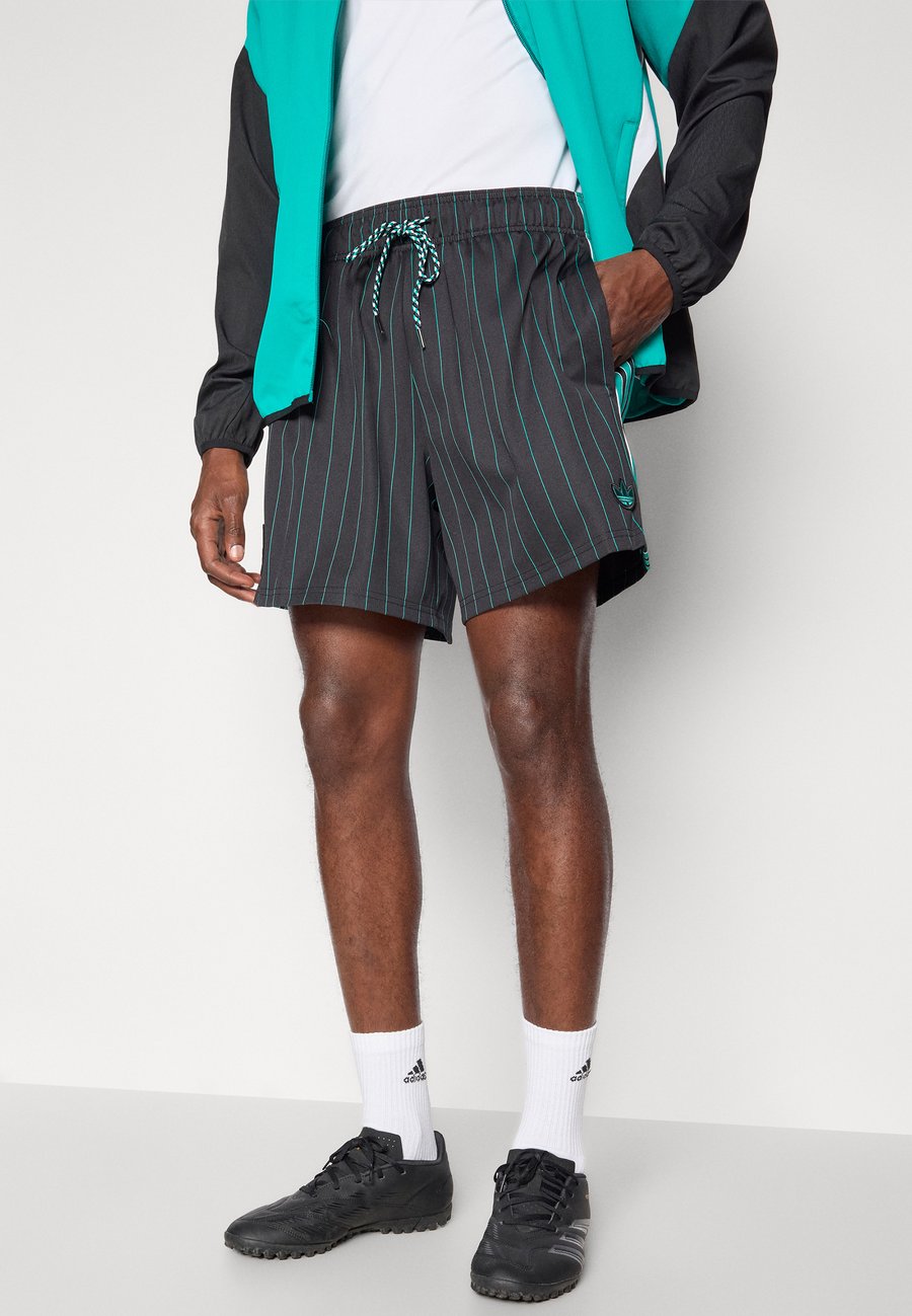 Спортивные шорты Adidas Originals LIVERPOOL FC ICON SHORT, Black/Sea Green/Black — фото 4