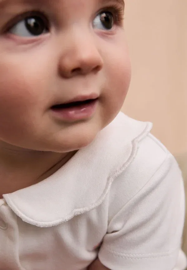Пижама-комбинезон с коротким рукавом и вышивкой Jojo Maman Bébé, белый — фото 4