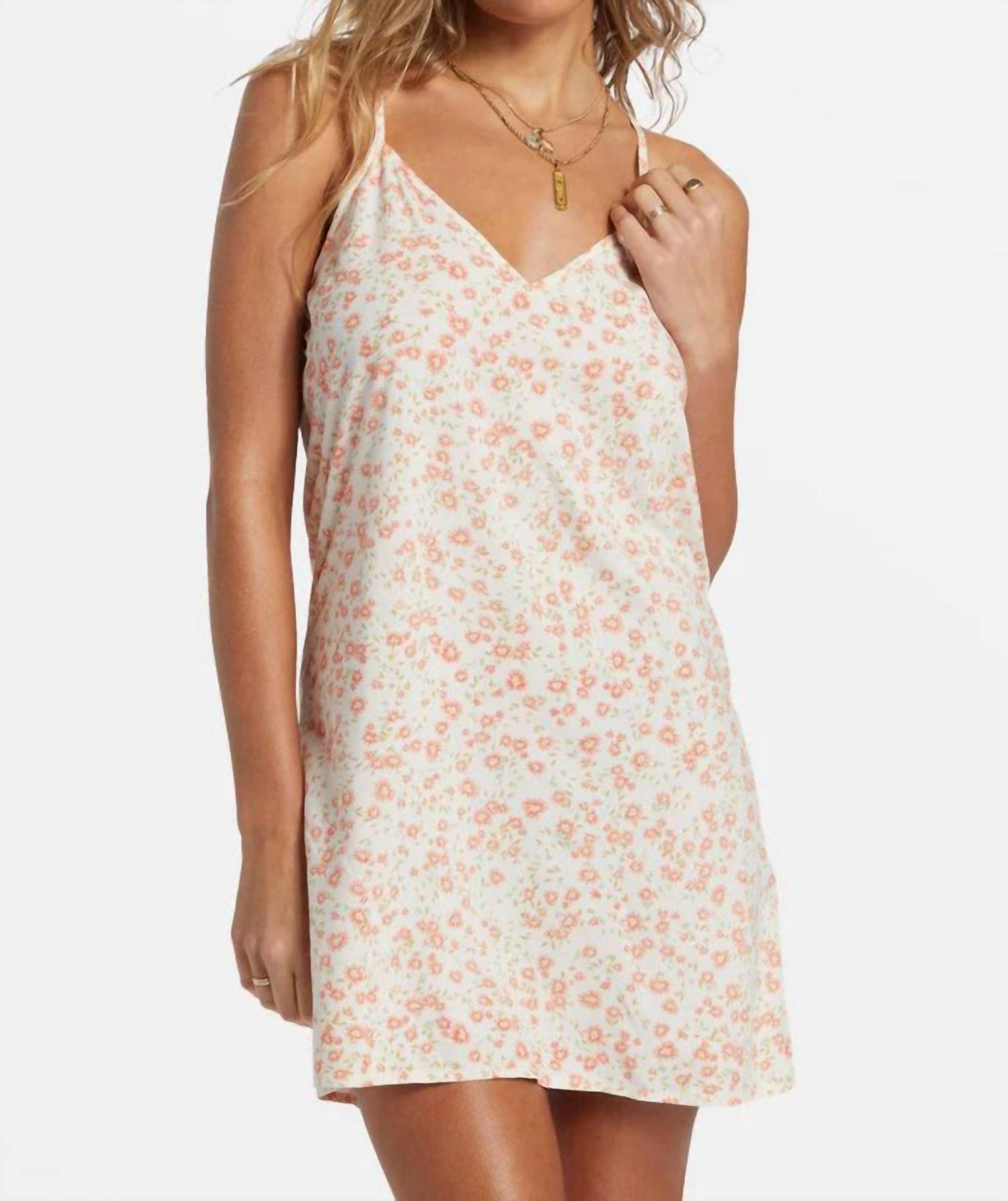 

Белое платье в стиле 90-х Billabong