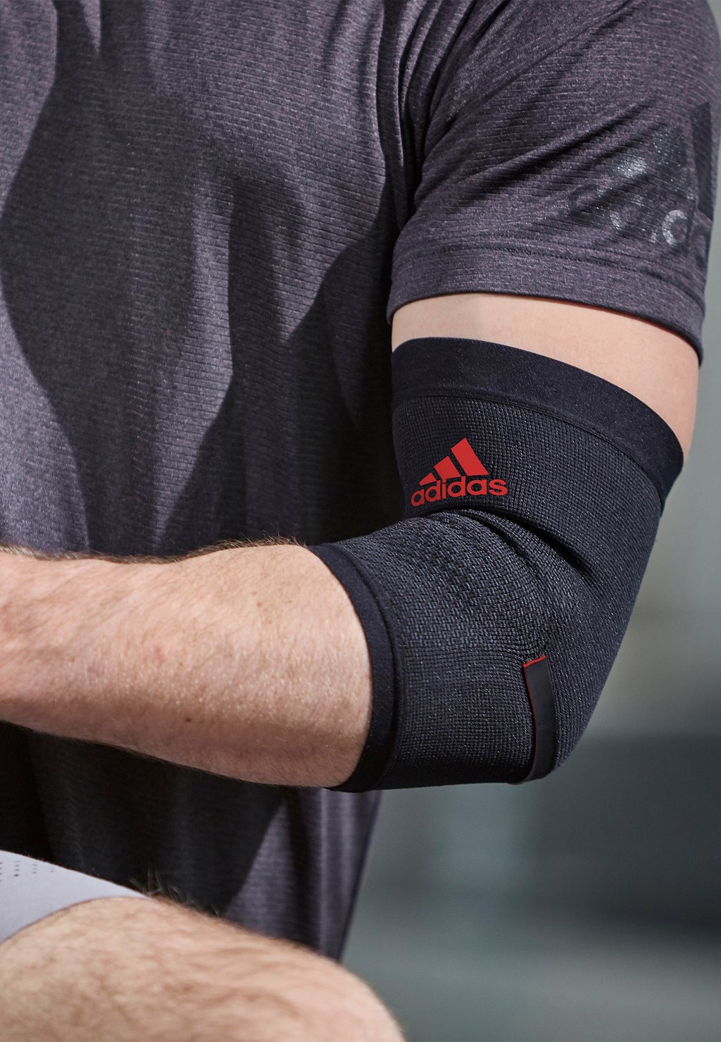 

Рукава PERFORMANCE ELLENBOGENBANDAGE Adidas Sportswear, черный