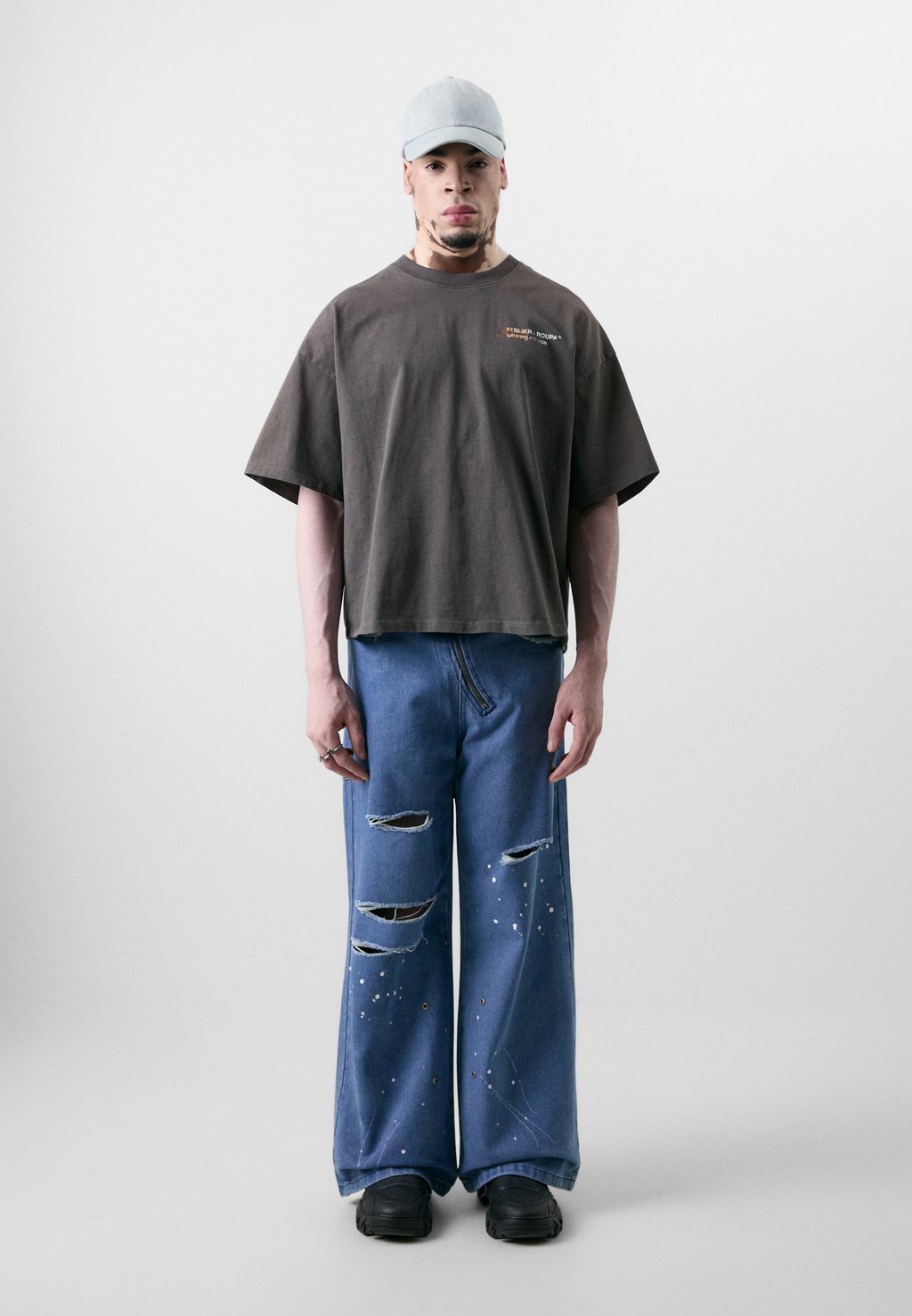 

Футболка с принтом UNISEX Atelier de roupa, серый