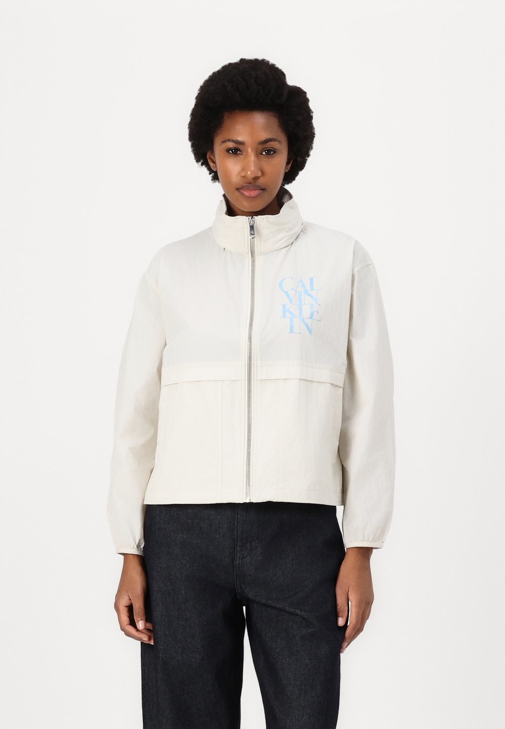 

Летняя куртка ESSENTIALS WINDBREAKER Calvin Klein Jeans, кремовый