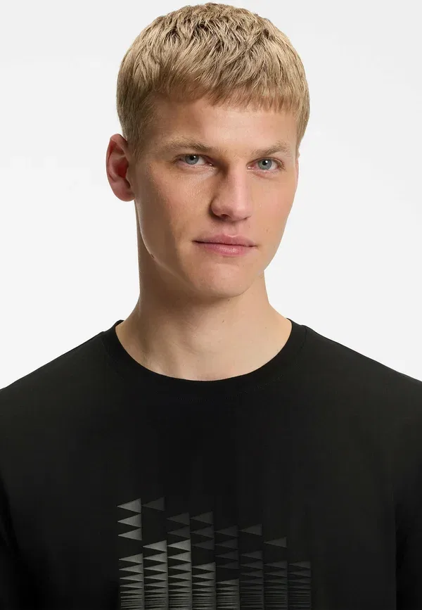 Футболка Boss Ts_Network flag print t-shirt, черный — фото 4