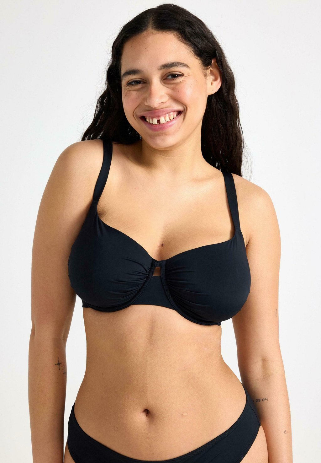 

Верх бикини SKILLA UNPADDED Lindex, черный