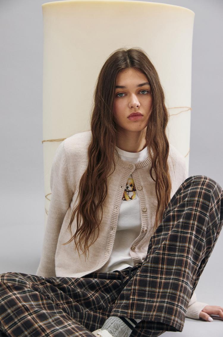 

Кардиган на пуговицах Pull And Bear, бежевый