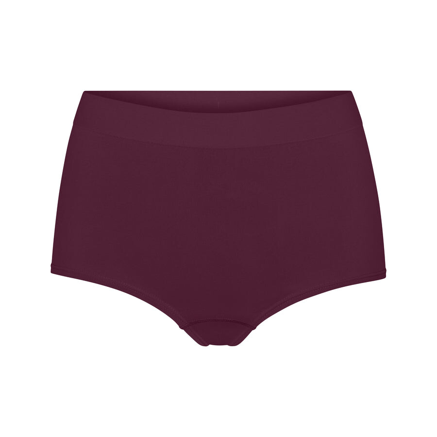 

Шорты SKIMS Soft Smoothing Seamless, цвет Deep Berry