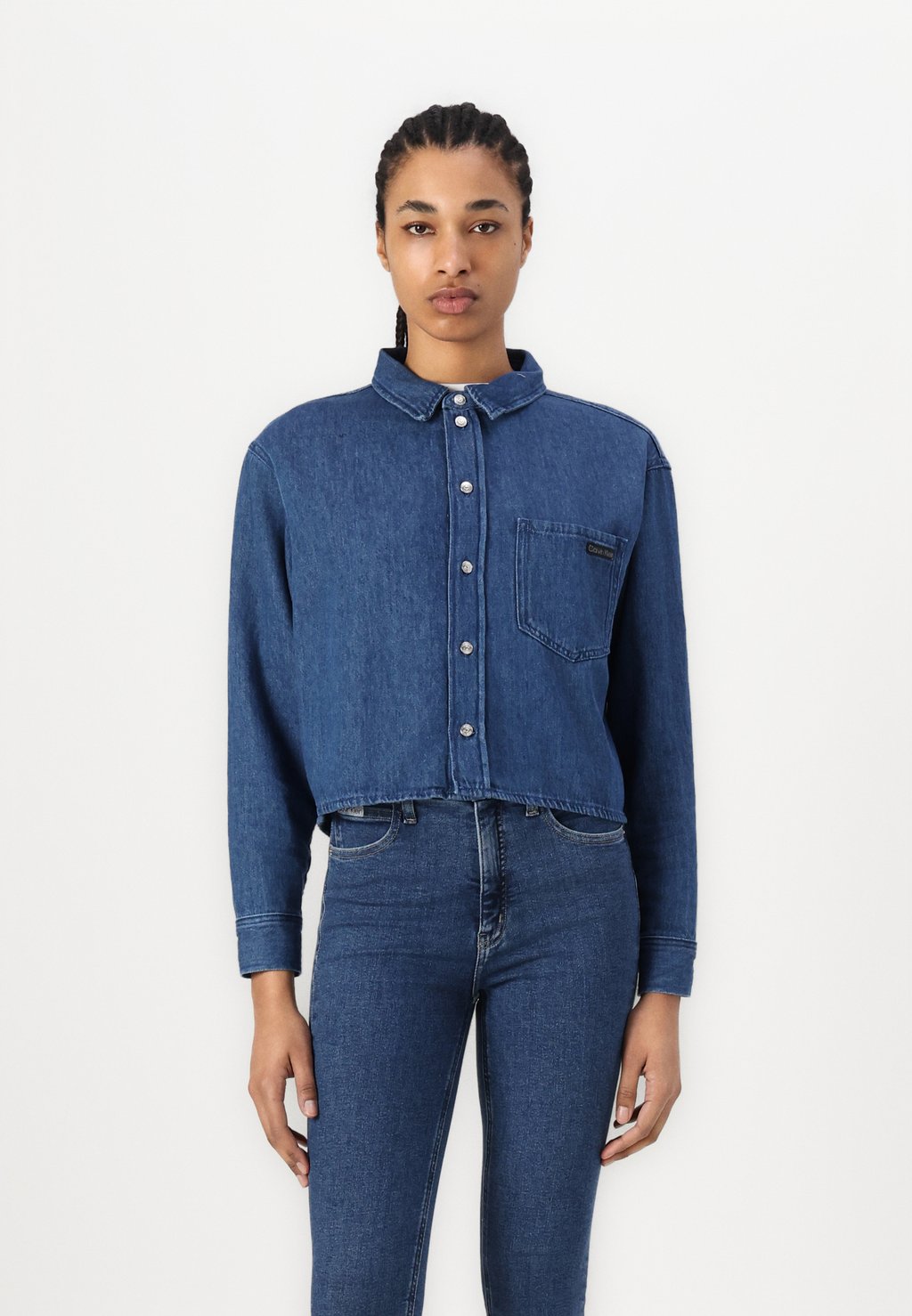 

Блузка на пуговицах CROPPED DAD SHIRT Calvin Klein Jeans, деним
