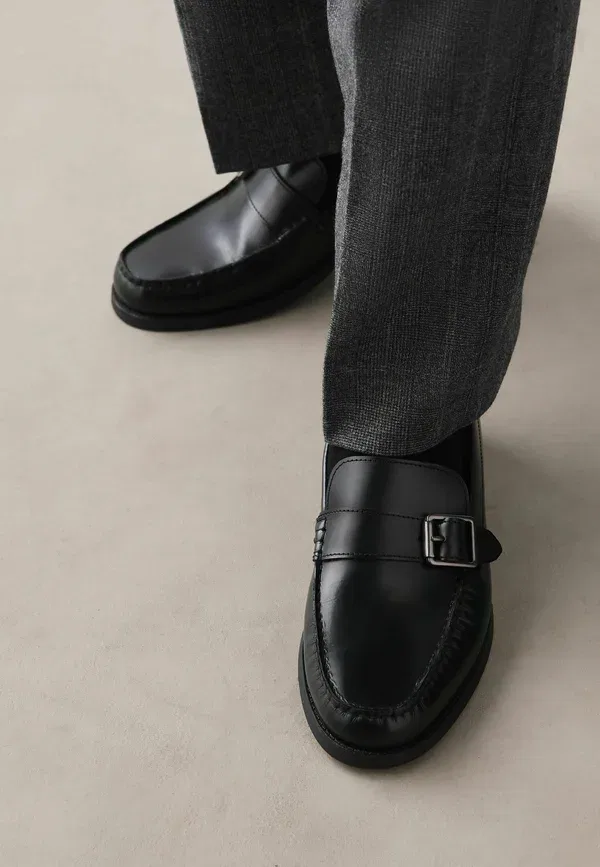 Туфли-лоферы Next, Regular fit leather buckle loafers, черный — фото 2