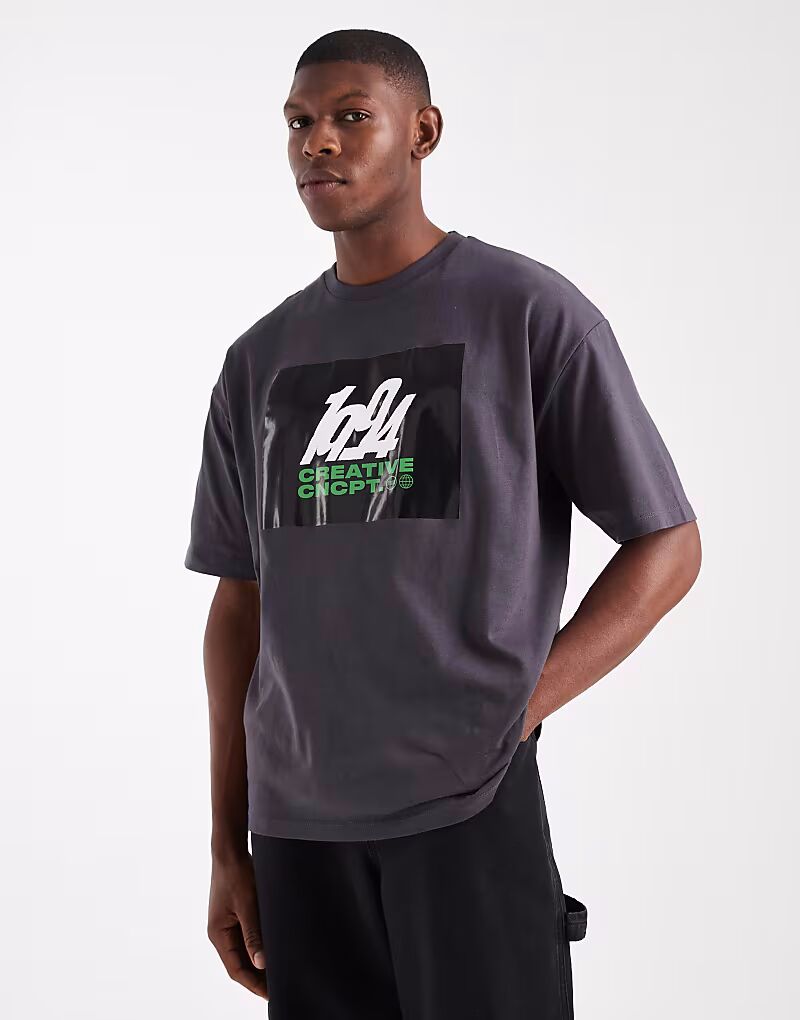 

Свободная футболка с виниловой уличной графикой Asos Design, темно-серый