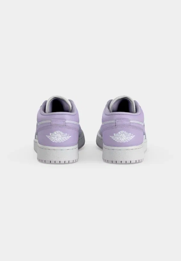 Кроссовки Air 1 Jordan, barely grape/white/violet mist, едва заметный виноград/белый/фиолетовый туман — фото 4