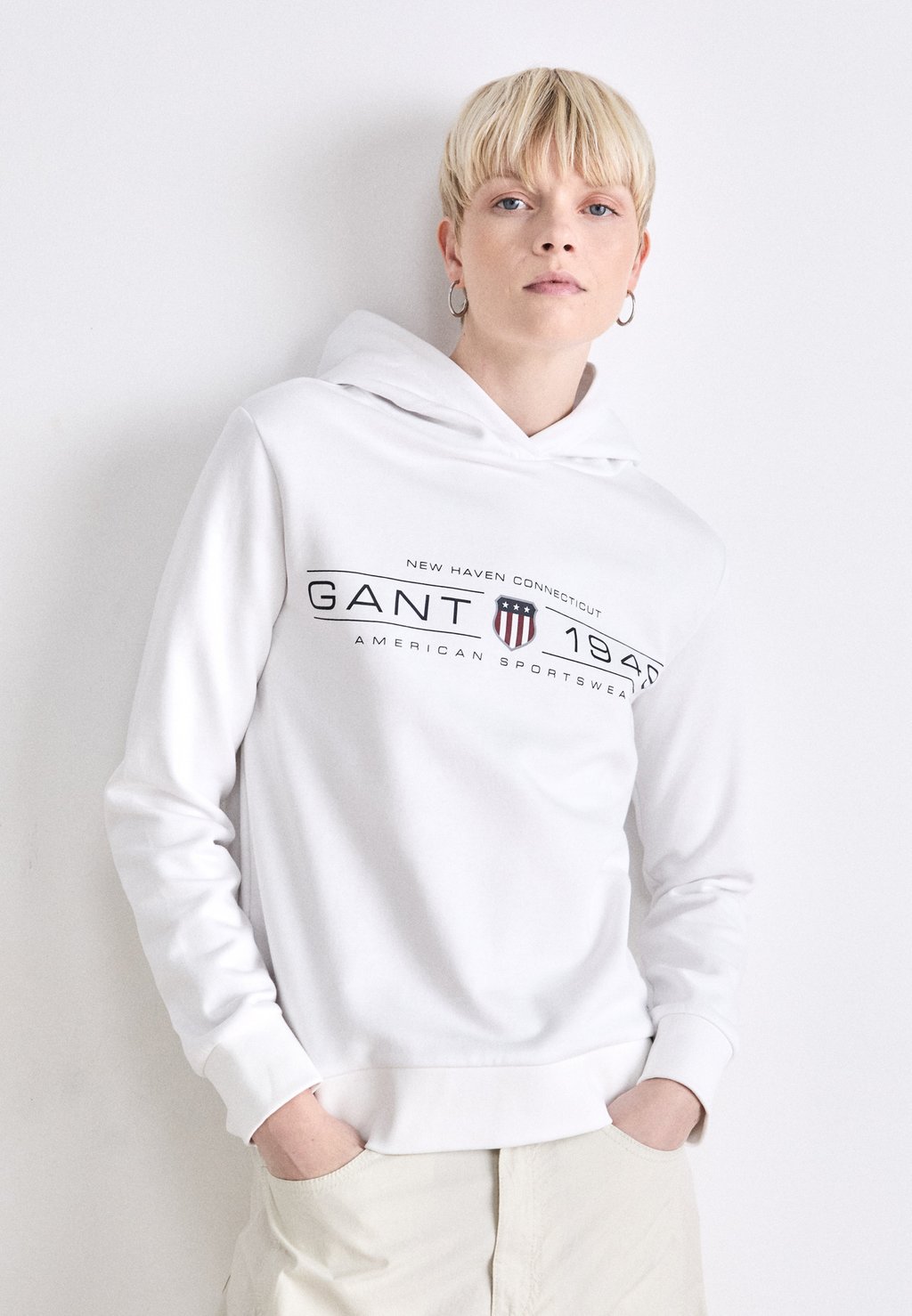 

Толстовка SHIELD HOODIE GANT, белый
