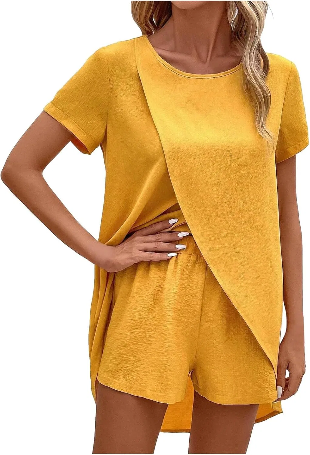Спортивный костюм из двух предметов, Women's Solid Round Neck Tulip Hem Short Sleeve Top and Shorts Set, Yellow