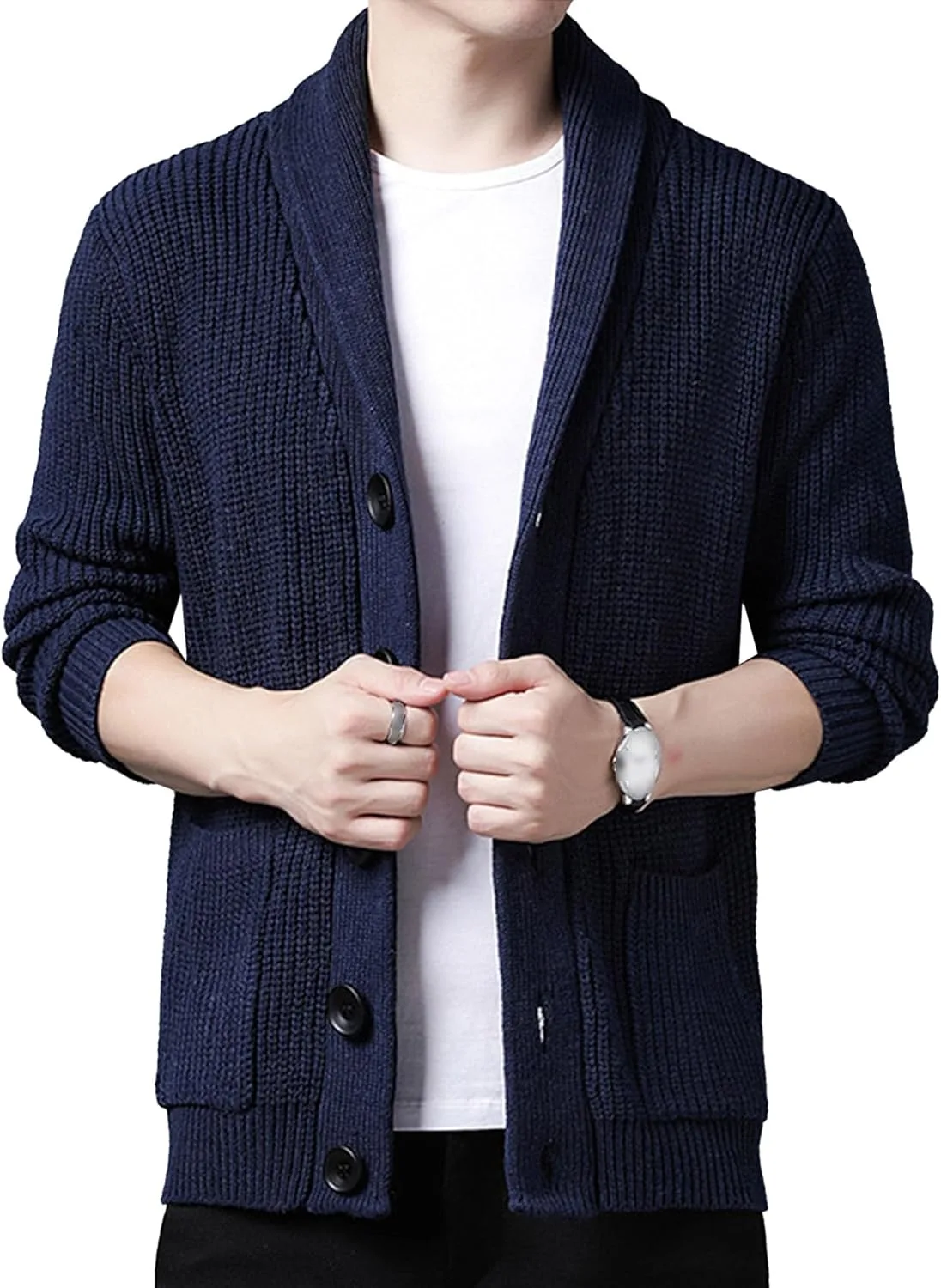 

Мужской кардиган из хлопка с кабельной вязкой и пуговицами