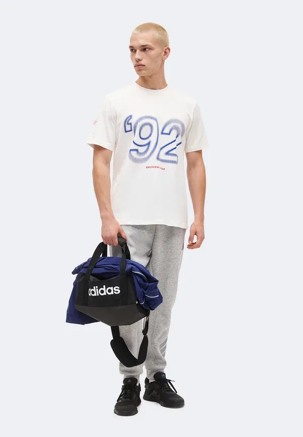 Футболка Manchester United Tee 90 Club Wear Adidas Originals, белый — фото 2