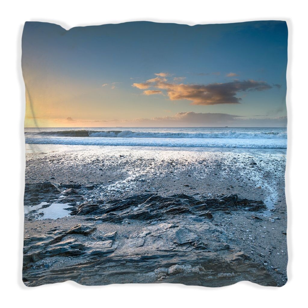 

Подушка Wallario Premium, мягкая поверхность, Lonely Beach в Корнуолле, Англия, размер: 40 x 40 см, с белой подложкой