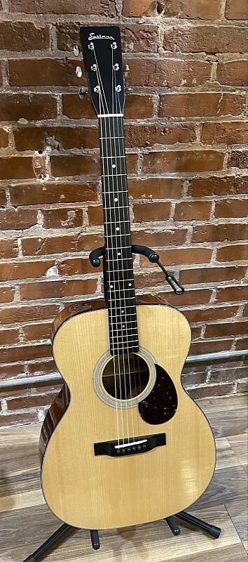 

Акустическая гитара Eastman E10OM-TC Thermo Cured Adirondack Top